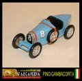 8 Bugatti 35 2.0 - Lesney 1.50 (1)
